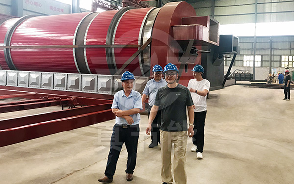 酒糟烘干設(shè)備考察訪(fǎng)問(wèn)現(xiàn)場(chǎng)