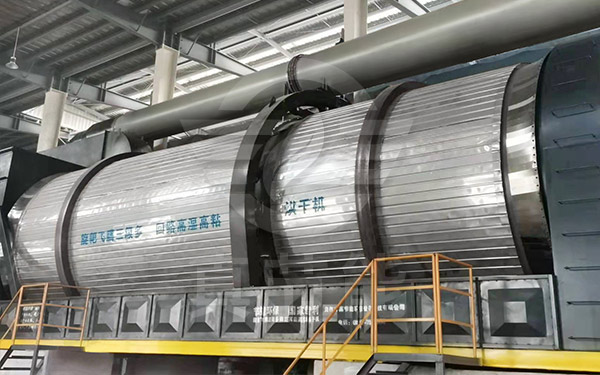 薯渣烘干機(jī)運(yùn)行現(xiàn)場 薯渣烘干機(jī)運(yùn)行現(xiàn)場